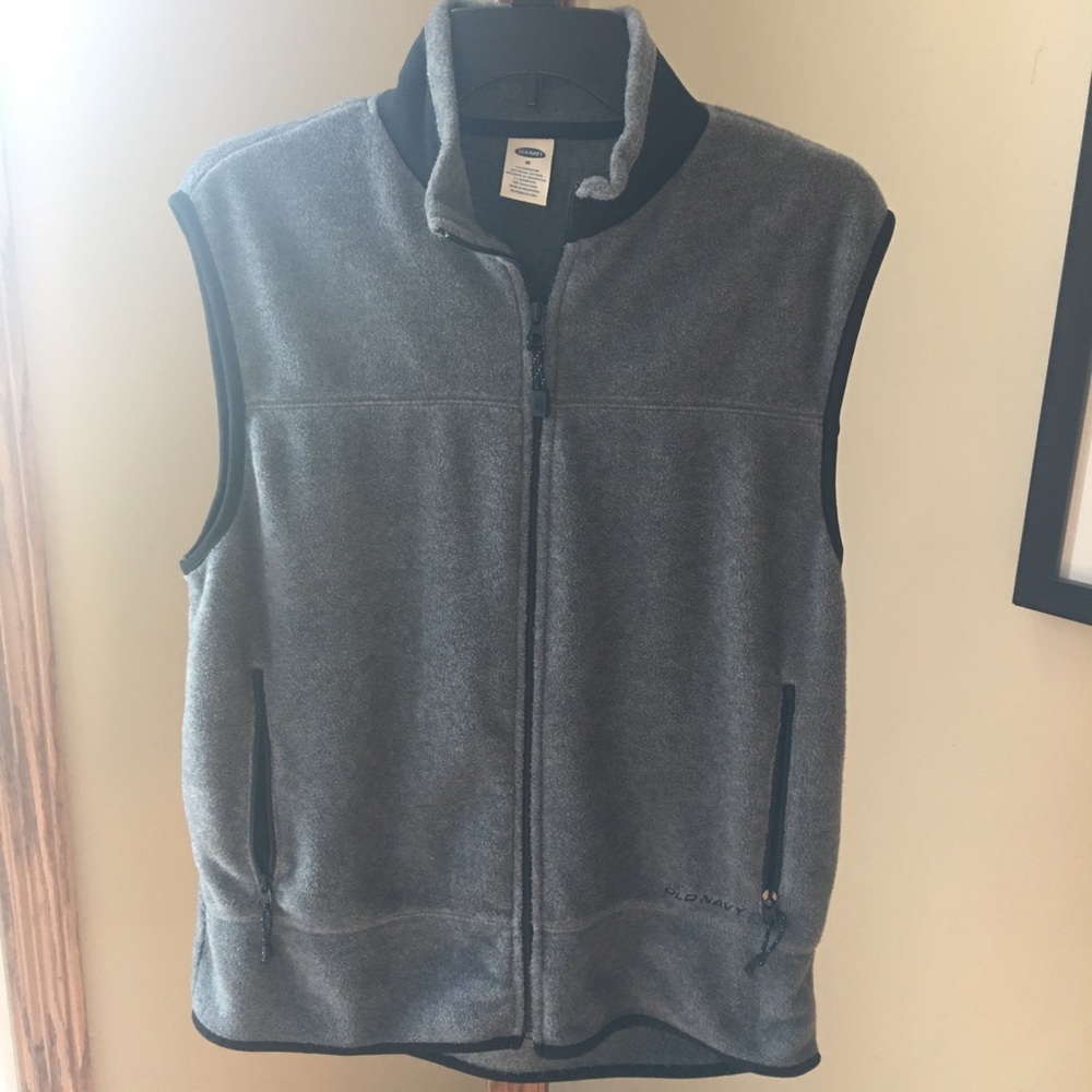 Old Navy Men’s Grey Fleece Vest Size M / Medium